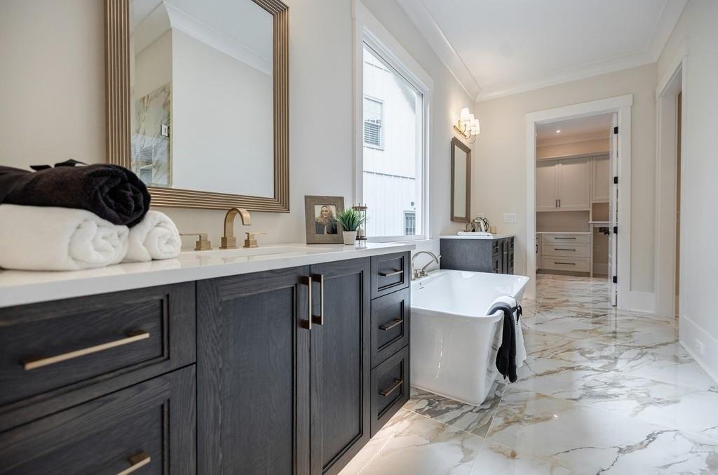 BATHROOM-REMODELING-GOLD-MARBLE-2