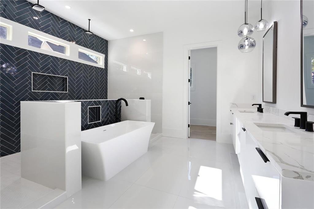 reliable-bathroom-remodeling-blue-tiles-1